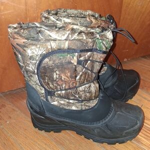 Itasca Camouflage and Black Men's Boots